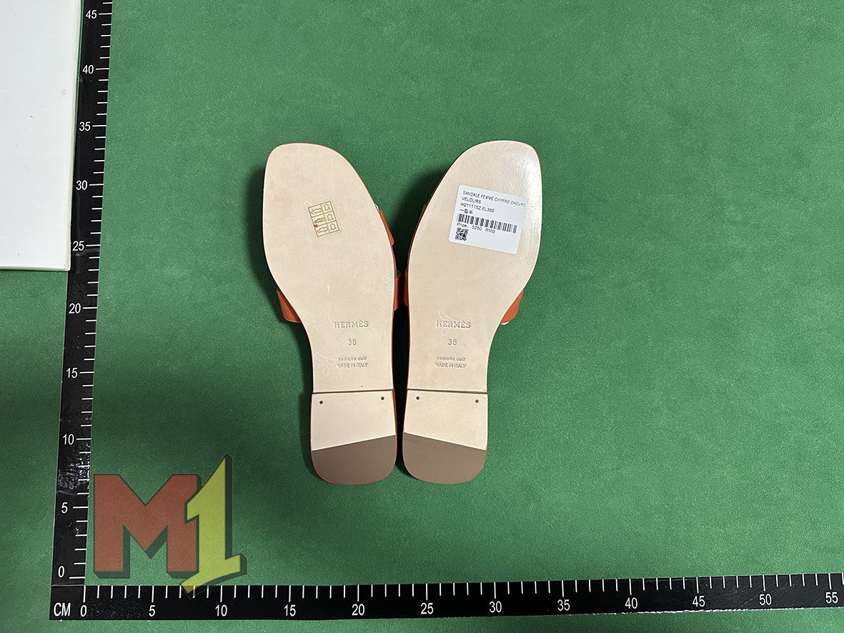 M fashion slippers