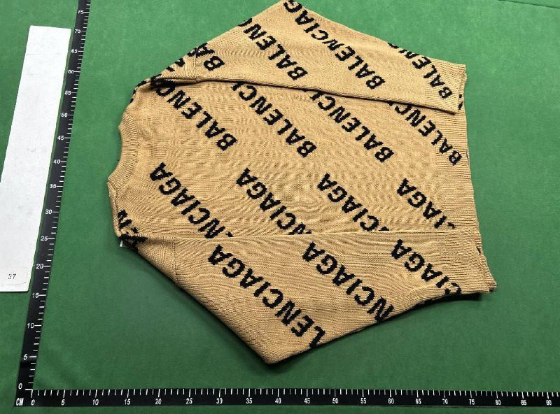 BALENCIAGA SWEATER Youth version activity sweater non-quality problems do not support return 3