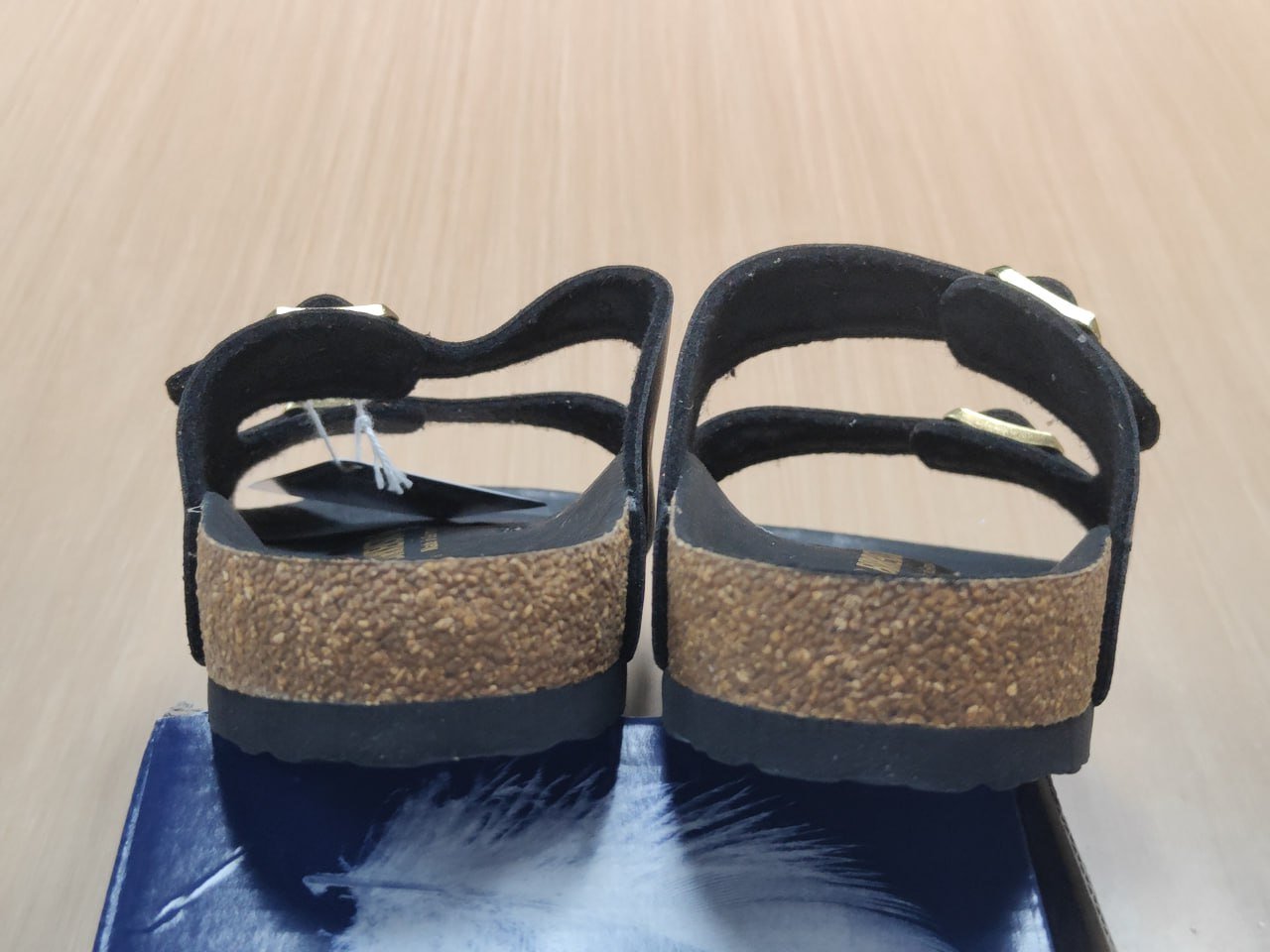 Flip-flops two-button slippers three-button slippers beach shoes