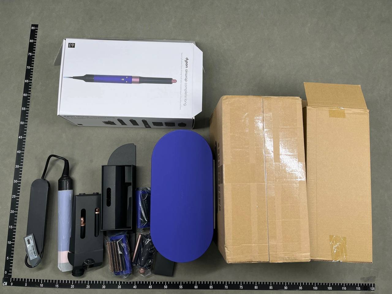 bs03 wearing s curling hair stick