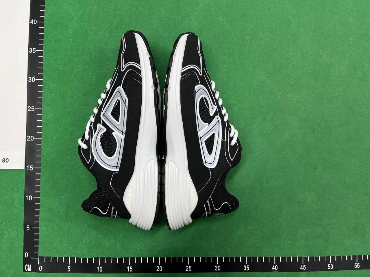 QMAD Classic Unisex Casual Sneakers Couple's Shoes