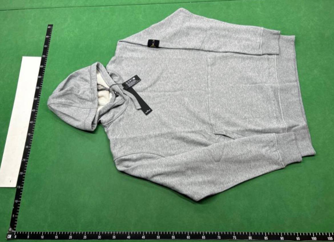 H1 simple but not simple sweater easily control a variety of styles. Can scan two-dimensional code)