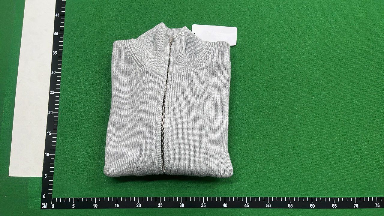 M6Sweater