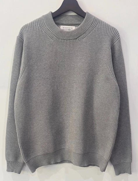 M6Sweater