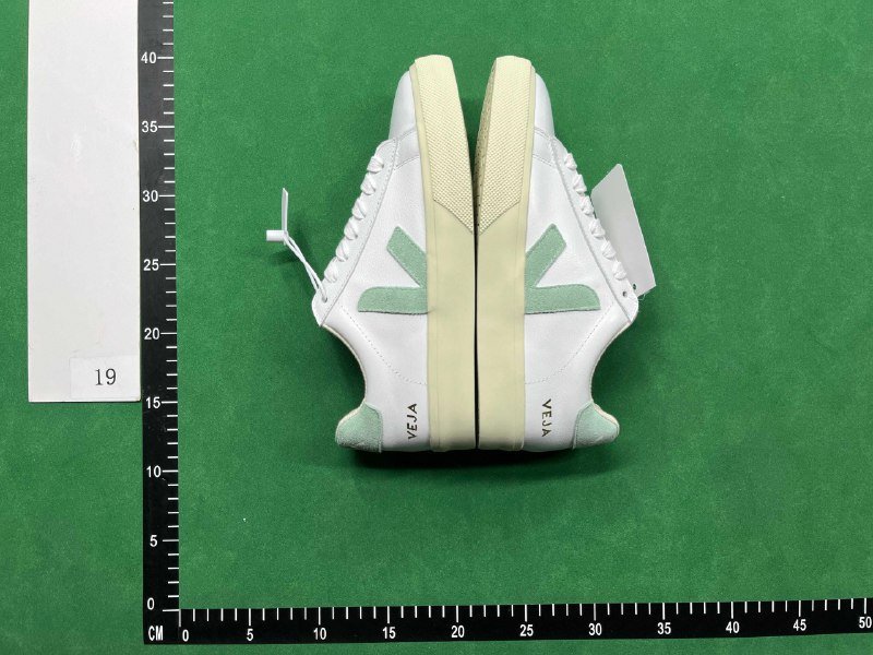 V-shaped leather white shoes M0036