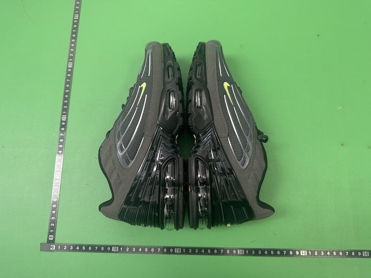 Shockabsorbing air cushion sports shoes