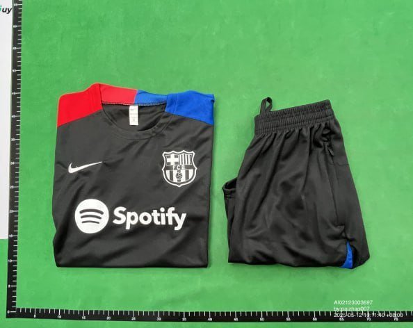 Comfortable and breathable sportswear suit 004